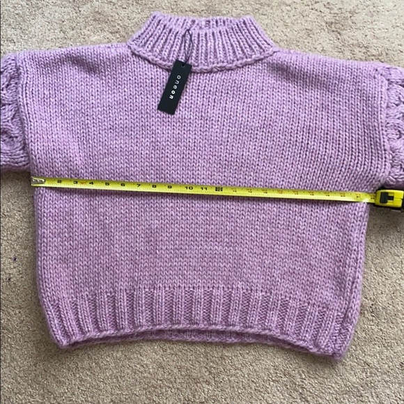 Drop shoulder NWT cropped woolen sweater - Picture 8 of 9